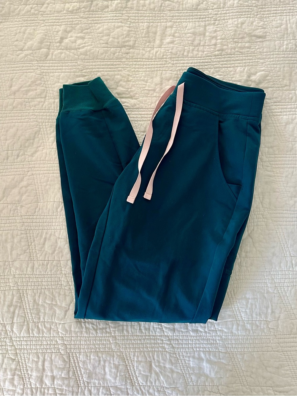 Figs Zamora Jogger Scrub Pant with Pink Drawstring